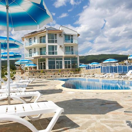 Nushev Hotel Sveti Vlas Exteriör bild