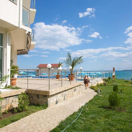 Nushev Hotel Sveti Vlas Exteriör bild