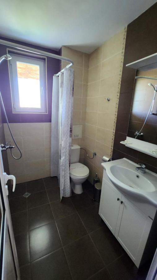 Nushev Hotel Sveti Vlas Exteriör bild