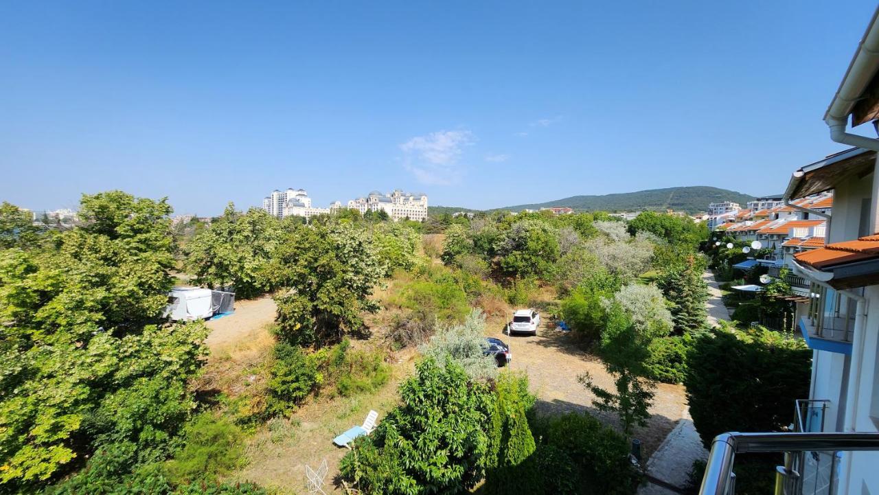 Nushev Hotel Sveti Vlas Exteriör bild