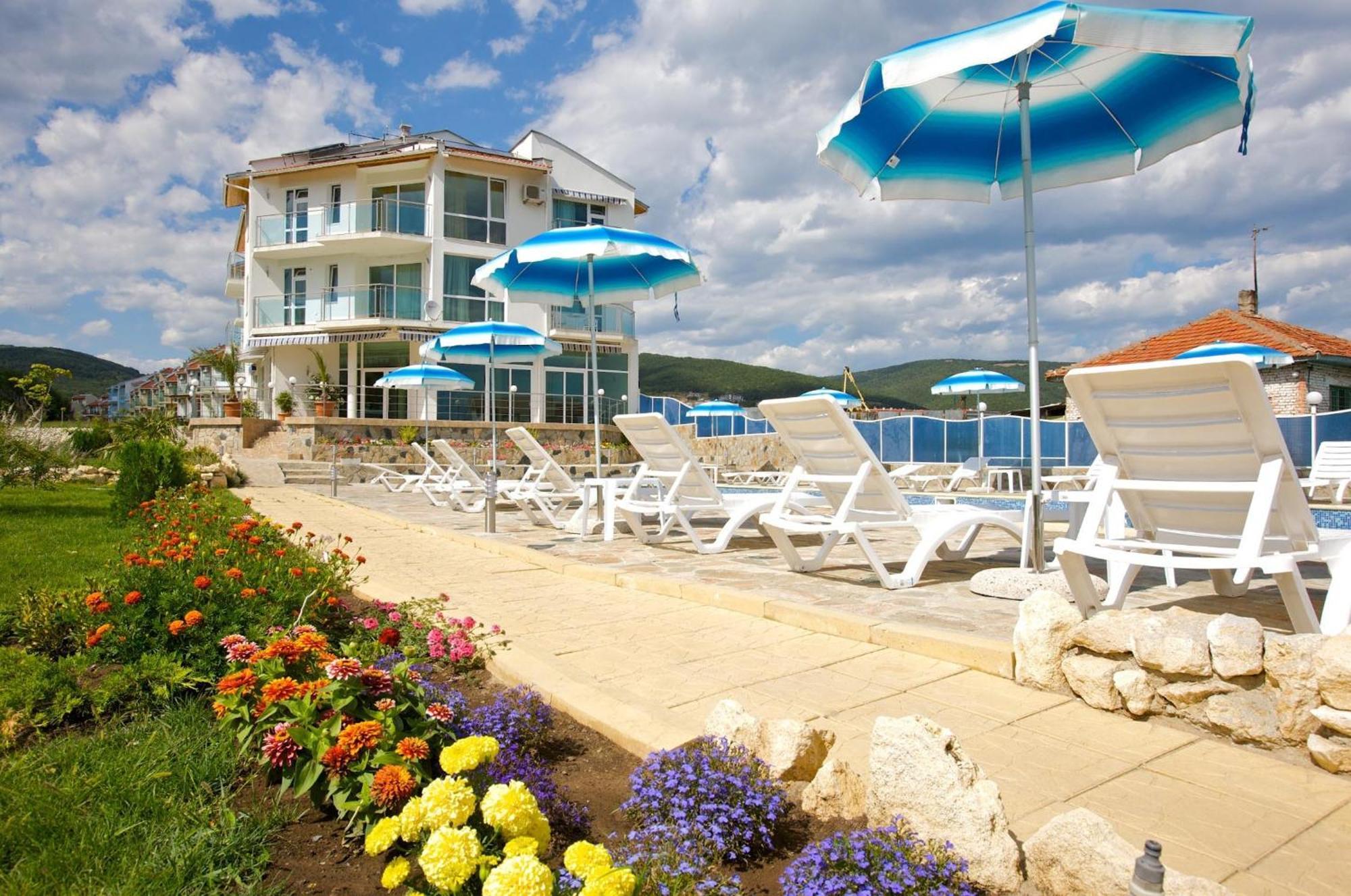 Nushev Hotel Sveti Vlas Exteriör bild