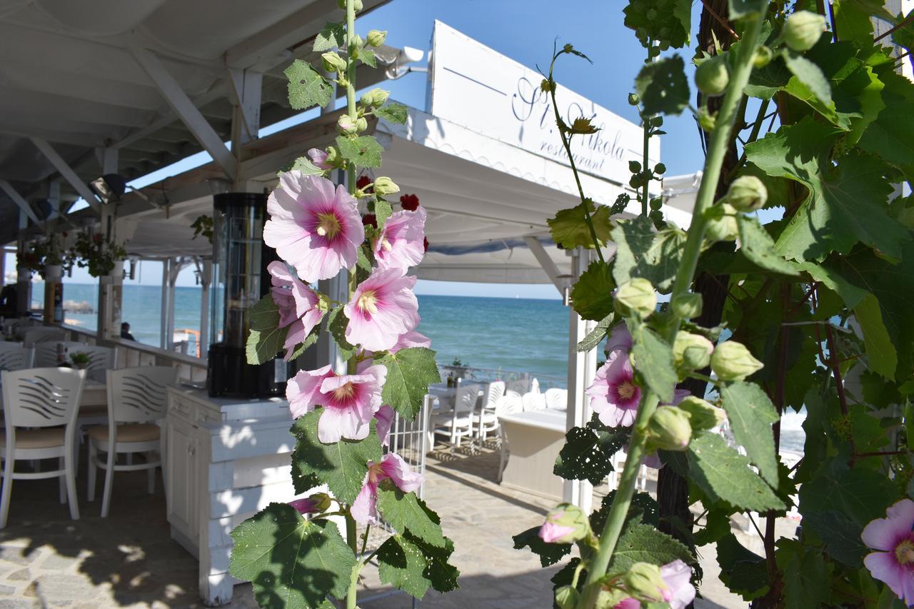 Nushev Hotel Sveti Vlas Exteriör bild
