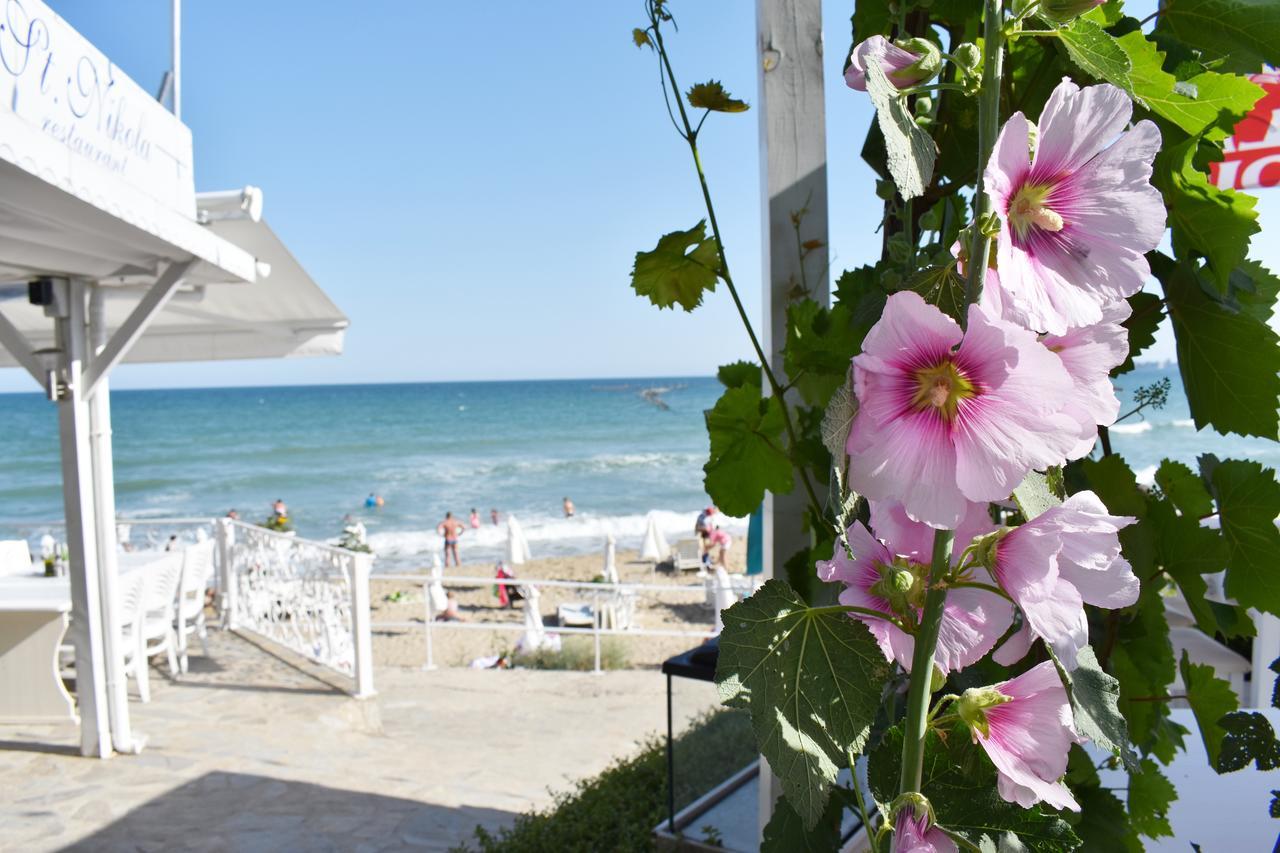 Nushev Hotel Sveti Vlas Exteriör bild